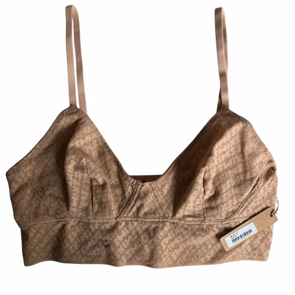 NWT SKIMS Clay Logo Mesh Triangle Bralette – Size M - Picture 3 of 9